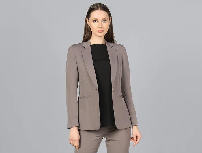How to Style Blazer Women: Office : Formal Outfit Ideas